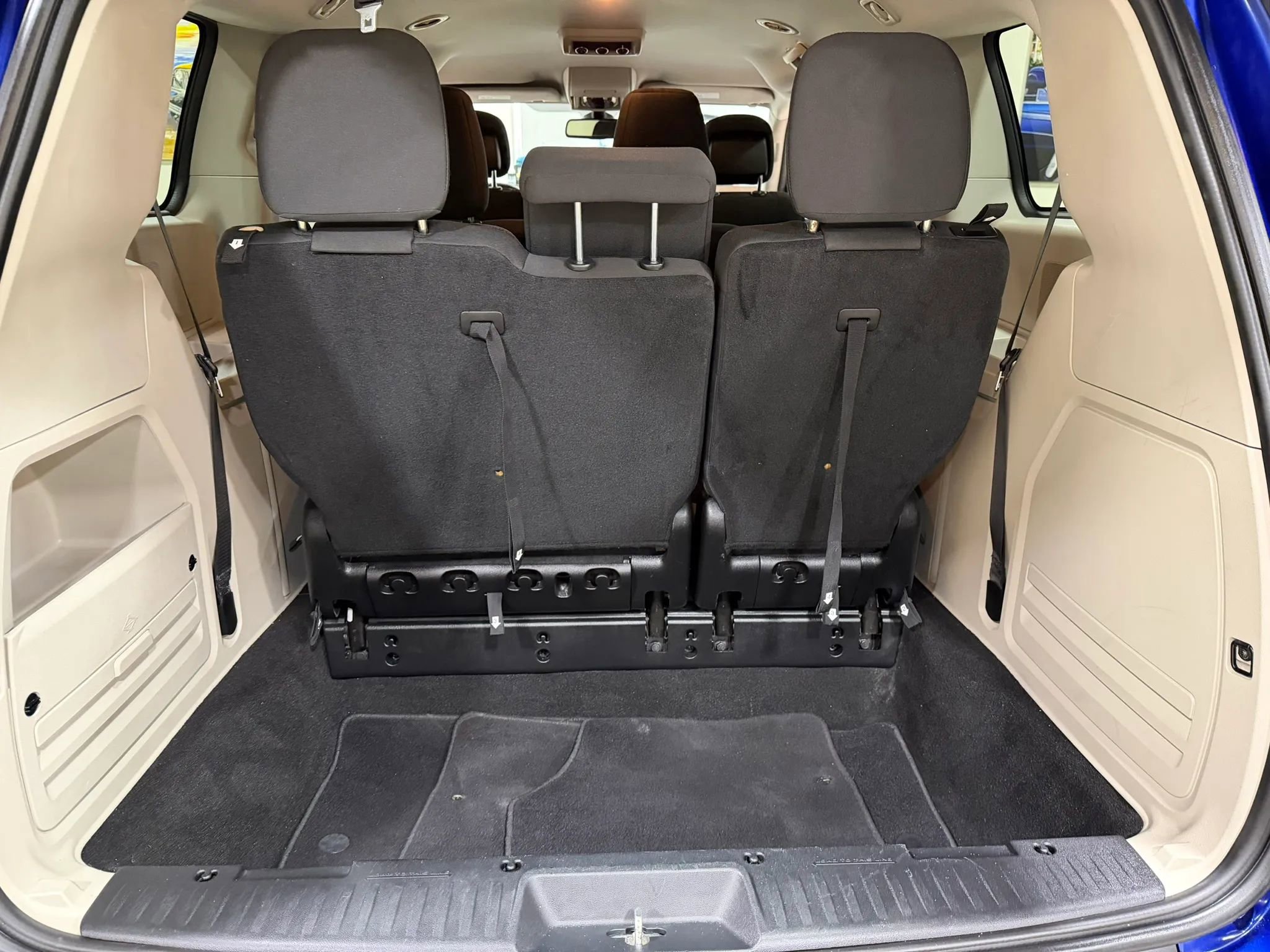Used 2019 Dodge Grand Caravan SE FWD image 23
