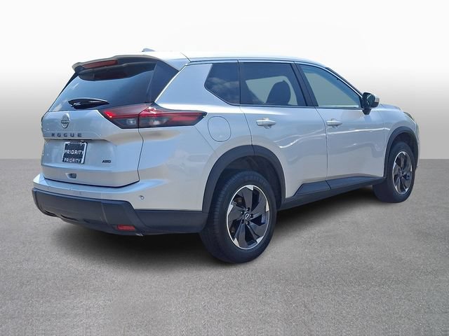 Used 2025 Nissan Rogue SV AWD/4WD image 4