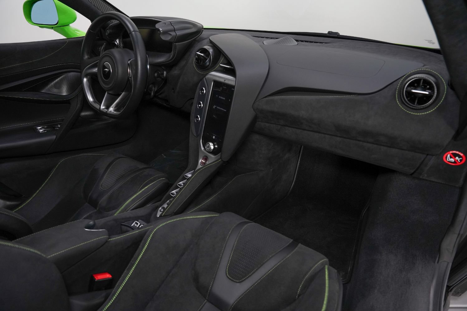 Used 2024 McLaren 750S Spider RWD image 31