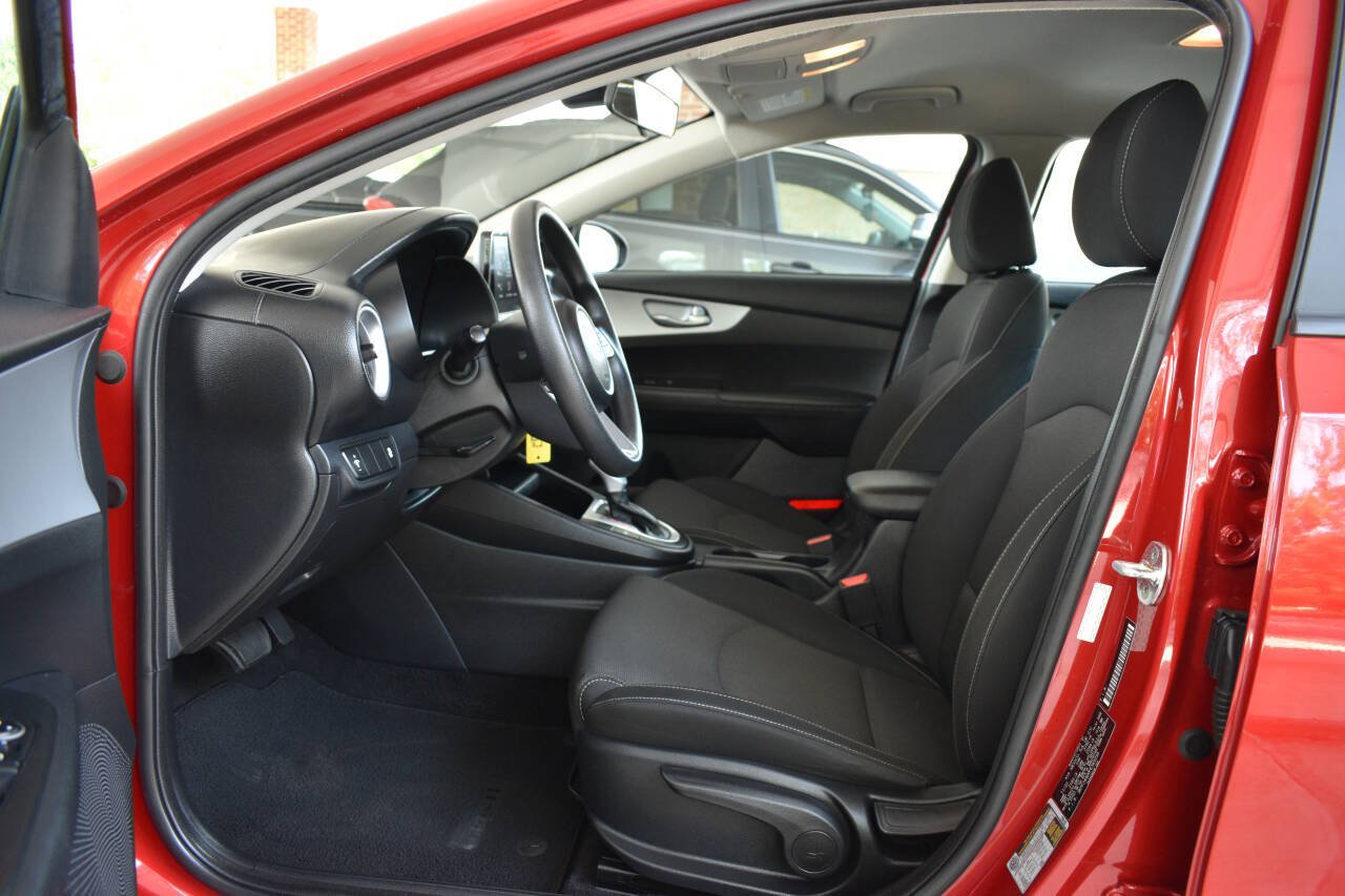 Used 2023 Kia Forte LXS FWD image 7