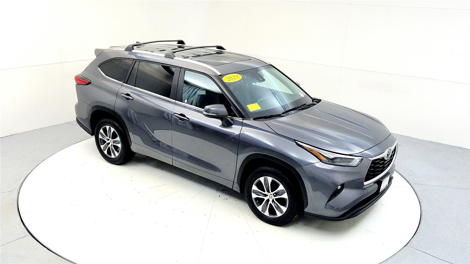 Certified 2023 Toyota Highlander XLE image 19