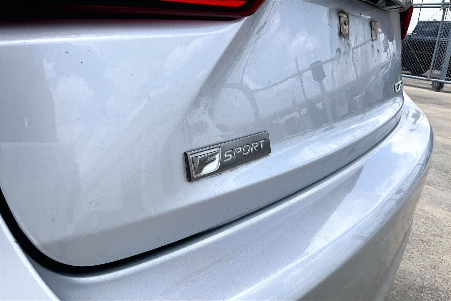 Used 2016 Lexus IS 200t RWD image 9