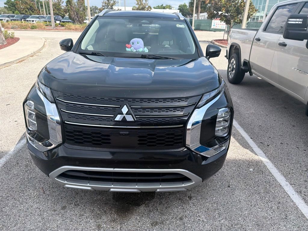 Used 2022 Mitsubishi Outlander SEL FWD image 2