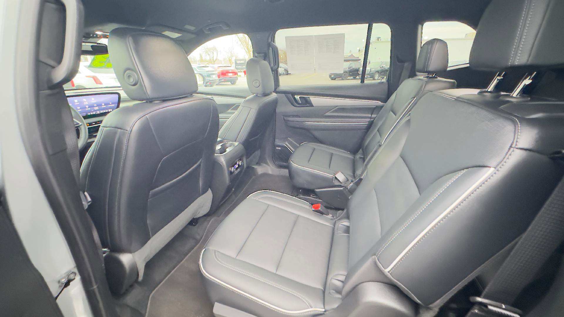 Used 2025 Buick Enclave Preferred image 10