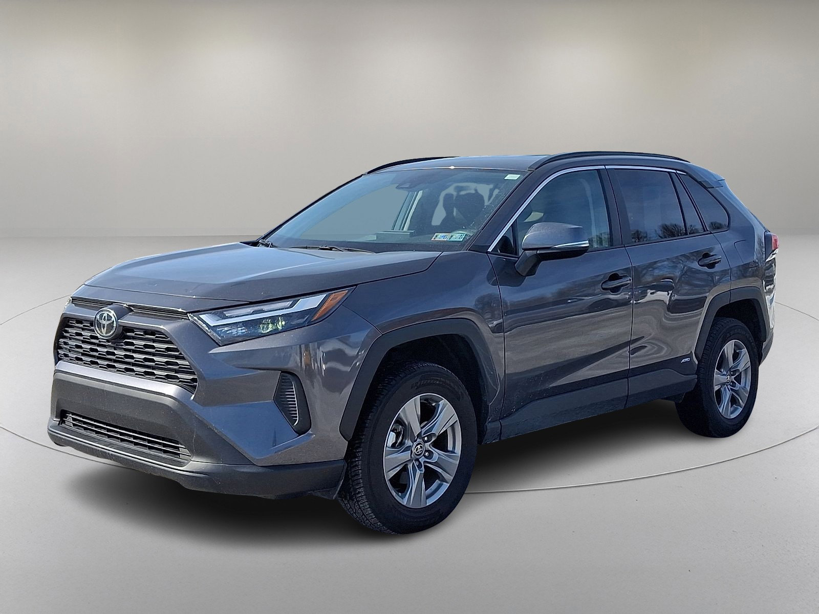 Used 2025 Toyota RAV4 XLE image 5