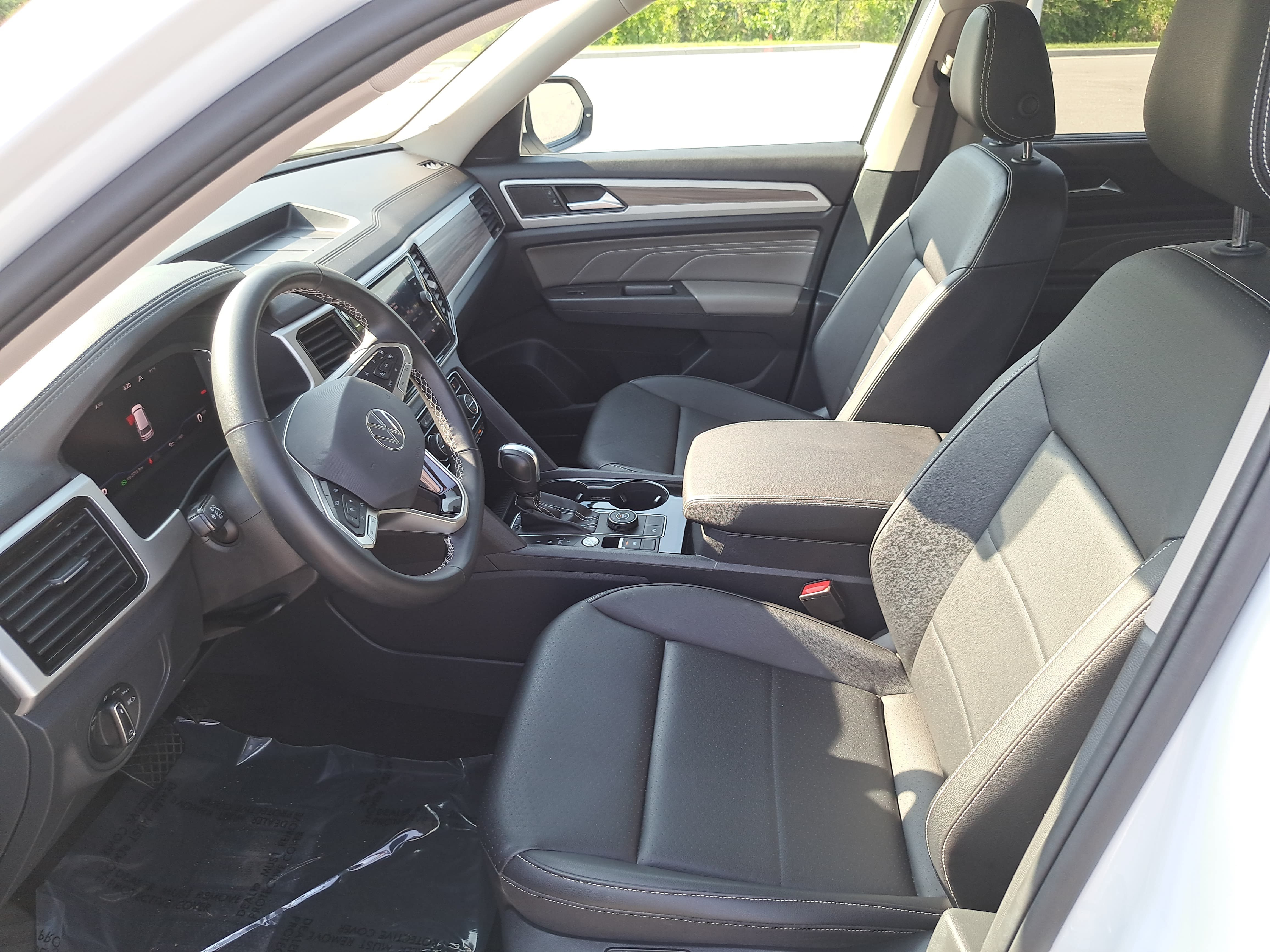Used 2023 Volkswagen Atlas SEL AWD/4WD image 16