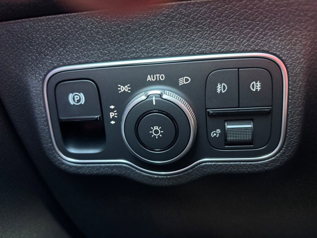 New 2026 Mercedes-Benz GLB 250 GLB 250 image 28