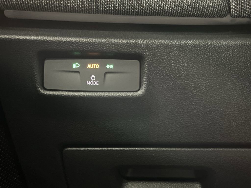 Used 2025 Volkswagen Tiguan S image 23