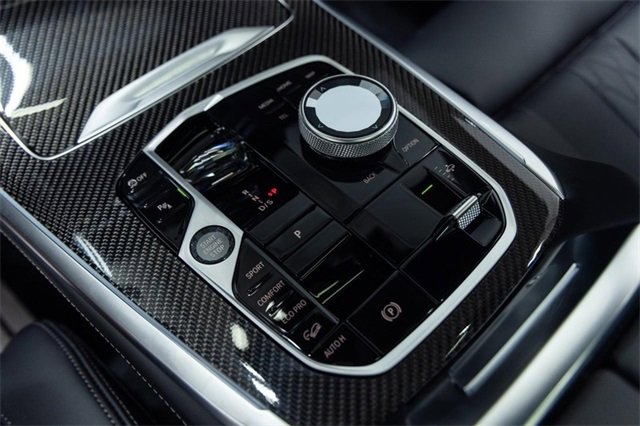 New 2026 BMW X7 M60i image 23