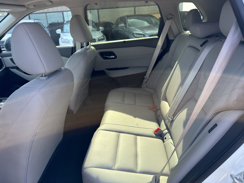 Used 2025 Nissan Rogue SL w/ Tech Package FWD image 28
