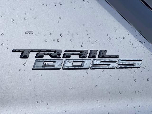 New 2026 Chevrolet Silverado EV Trail Boss w/ Premium Package AWD/4WD image 2