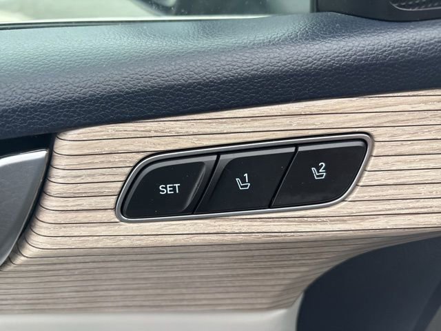 Used 2022 Hyundai Palisade SEL w/ Premium Package image 5