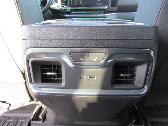 Used 2023 GMC Sierra 1500 SLT w/ SLT Premium Plus Package AWD/4WD image 30