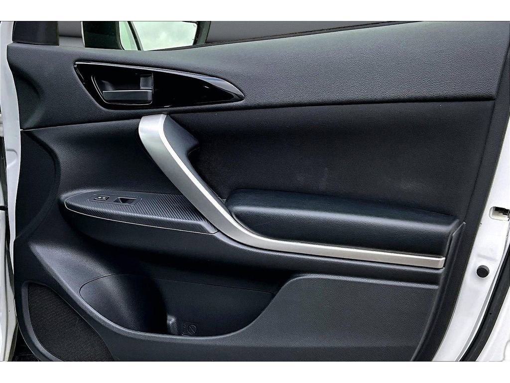 Used 2018 Mitsubishi Eclipse Cross ES FWD image 22