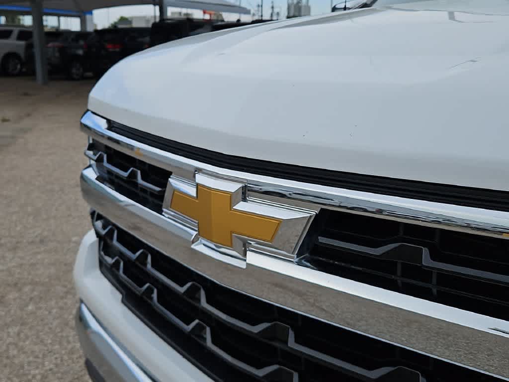 Used 2023 Chevrolet Silverado 1500 LT w/ Z71 Off-Road Package AWD/4WD image 13