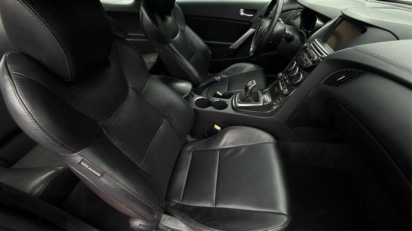 Used 2014 Hyundai Genesis 3.8 RWD image 17