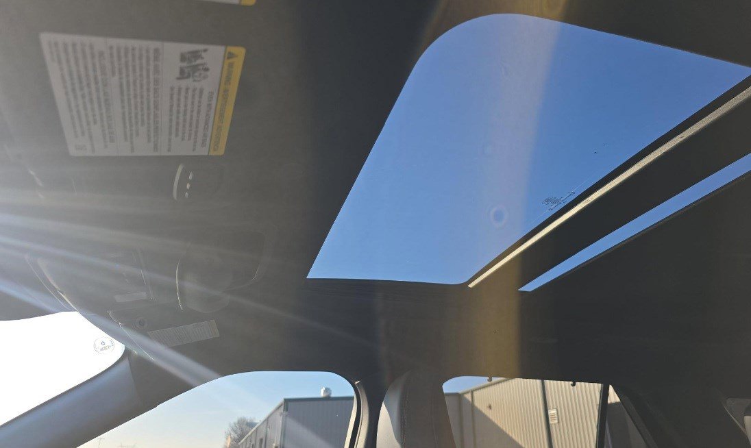 Used 2025 Ford Explorer ST image 4