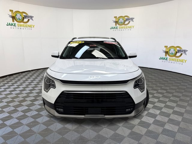 Certified 2023 Kia Niro EX Touring image 3