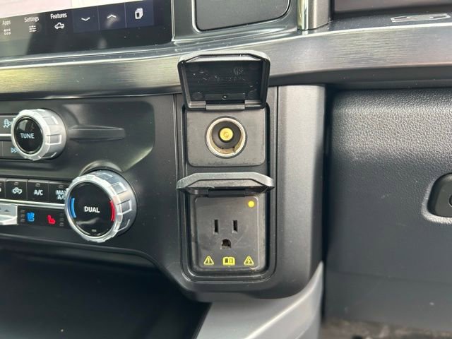 Used 2025 Ford F350 Lariat w/ Black Appearance Package image 40