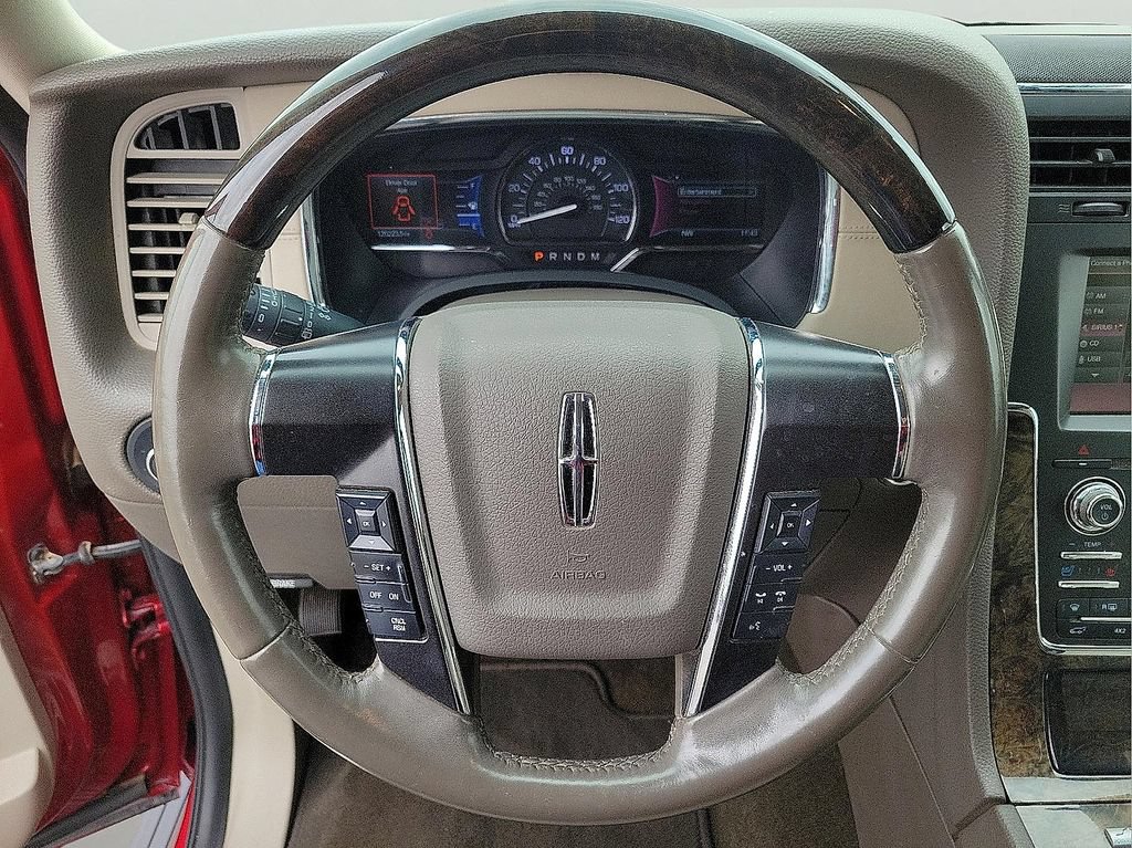 Used 2015 Lincoln Navigator 4WD image 16