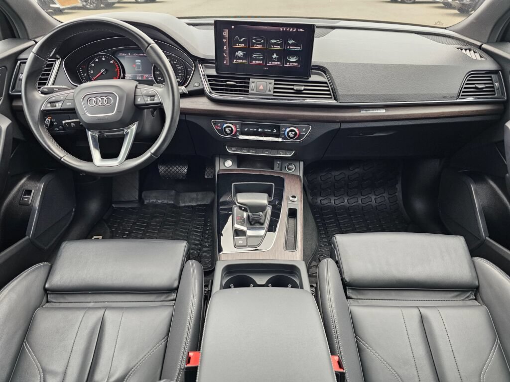 Used 2023 Audi Q5 2.0T Premium w/ Convenience Package AWD/4WD image 9