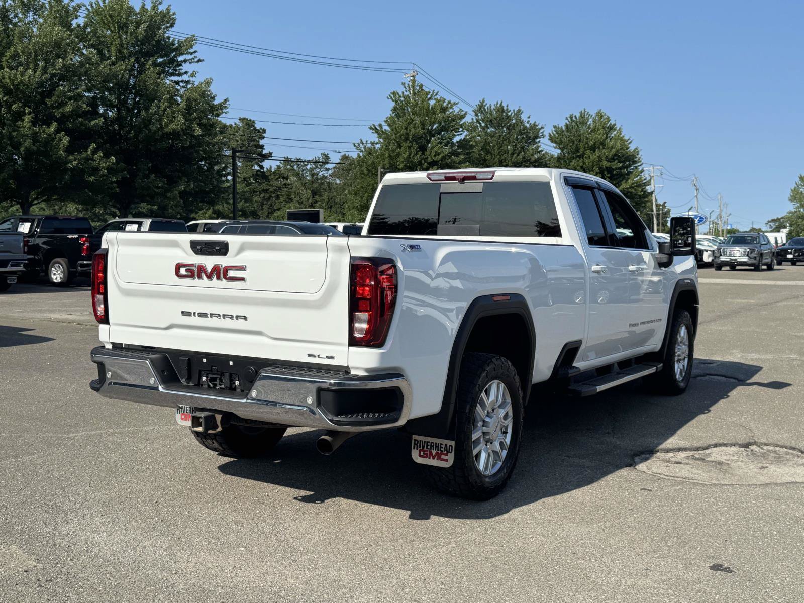 Used 2024 GMC Sierra 3500 SLE w/ SLE Value Package AWD/4WD image 4