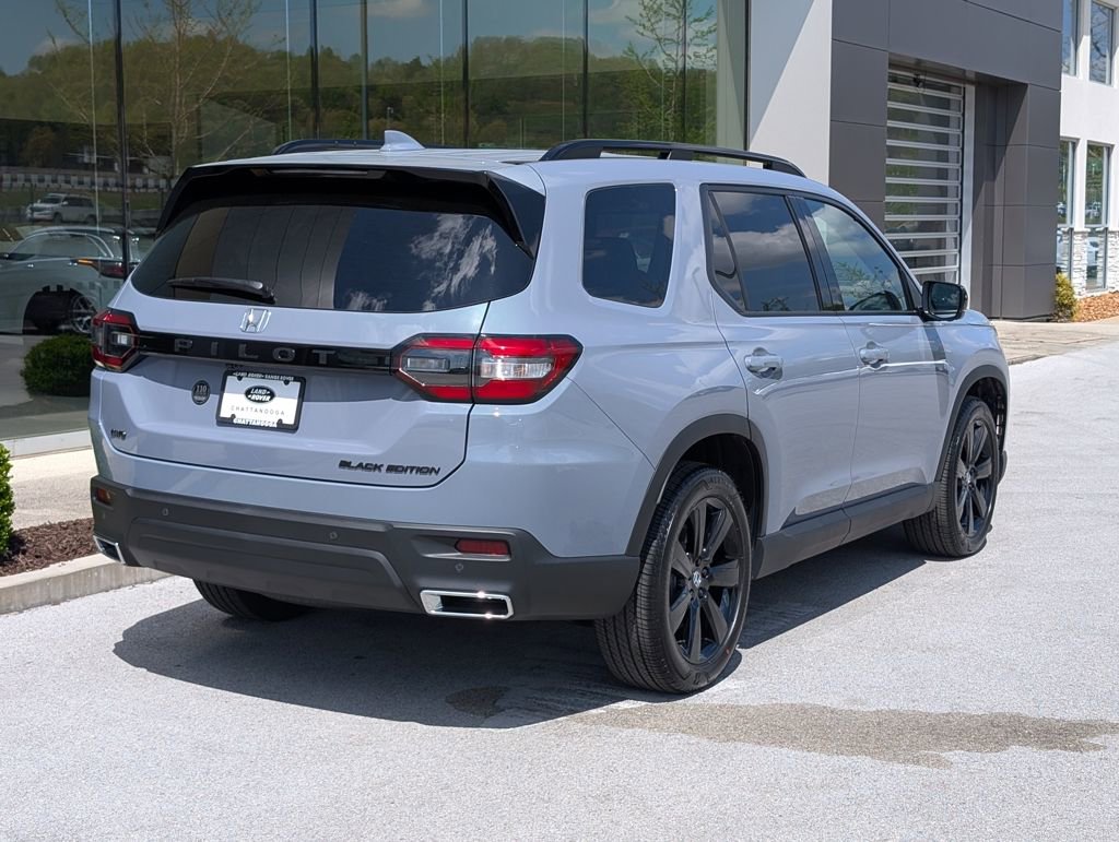 Used 2025 Honda Pilot Black Edition image 7