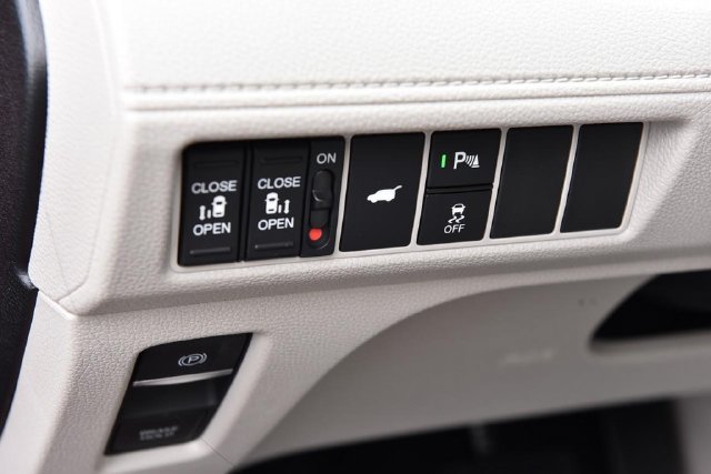 New 2026 Honda Odyssey Touring image 11