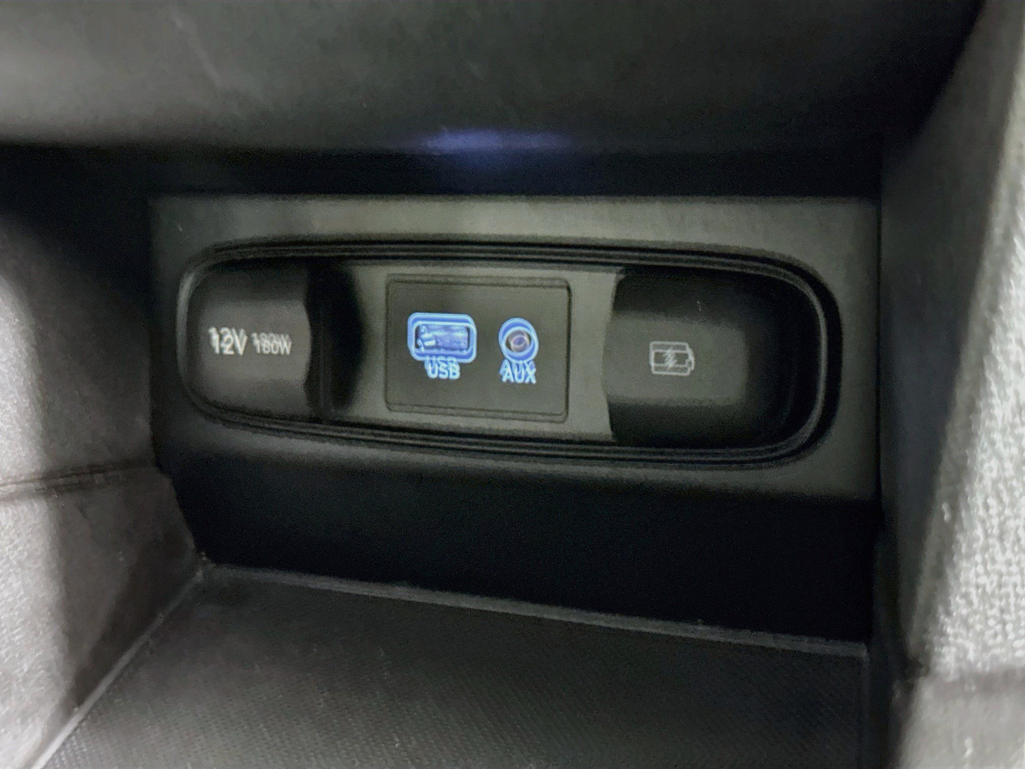 Used 2020 Hyundai Santa Fe SE FWD image 40