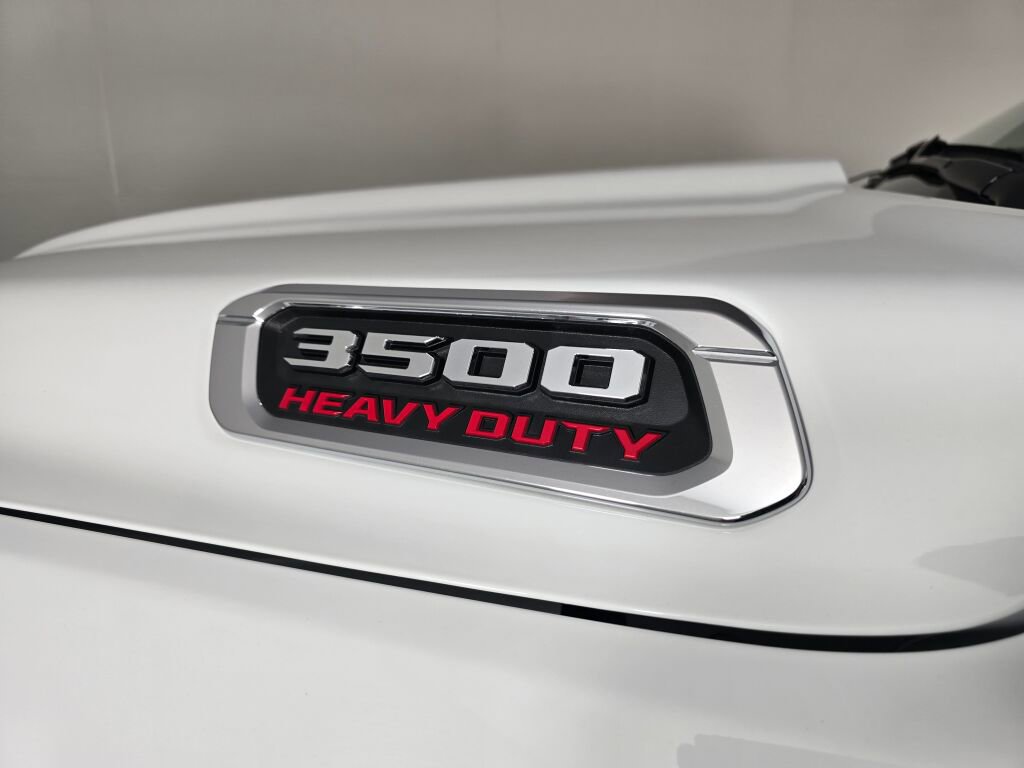 Used 2024 RAM 3500 Big Horn image 9