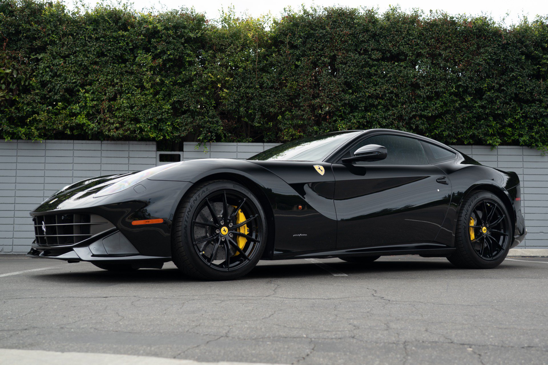 Used 2014 Ferrari F12 Berlinetta RWD image 22