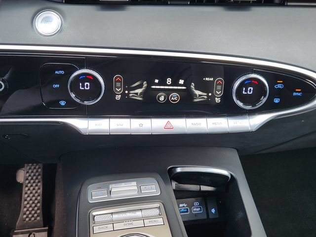 Used 2024 Genesis GV70 2.5T w/ Select Package AWD/4WD image 15
