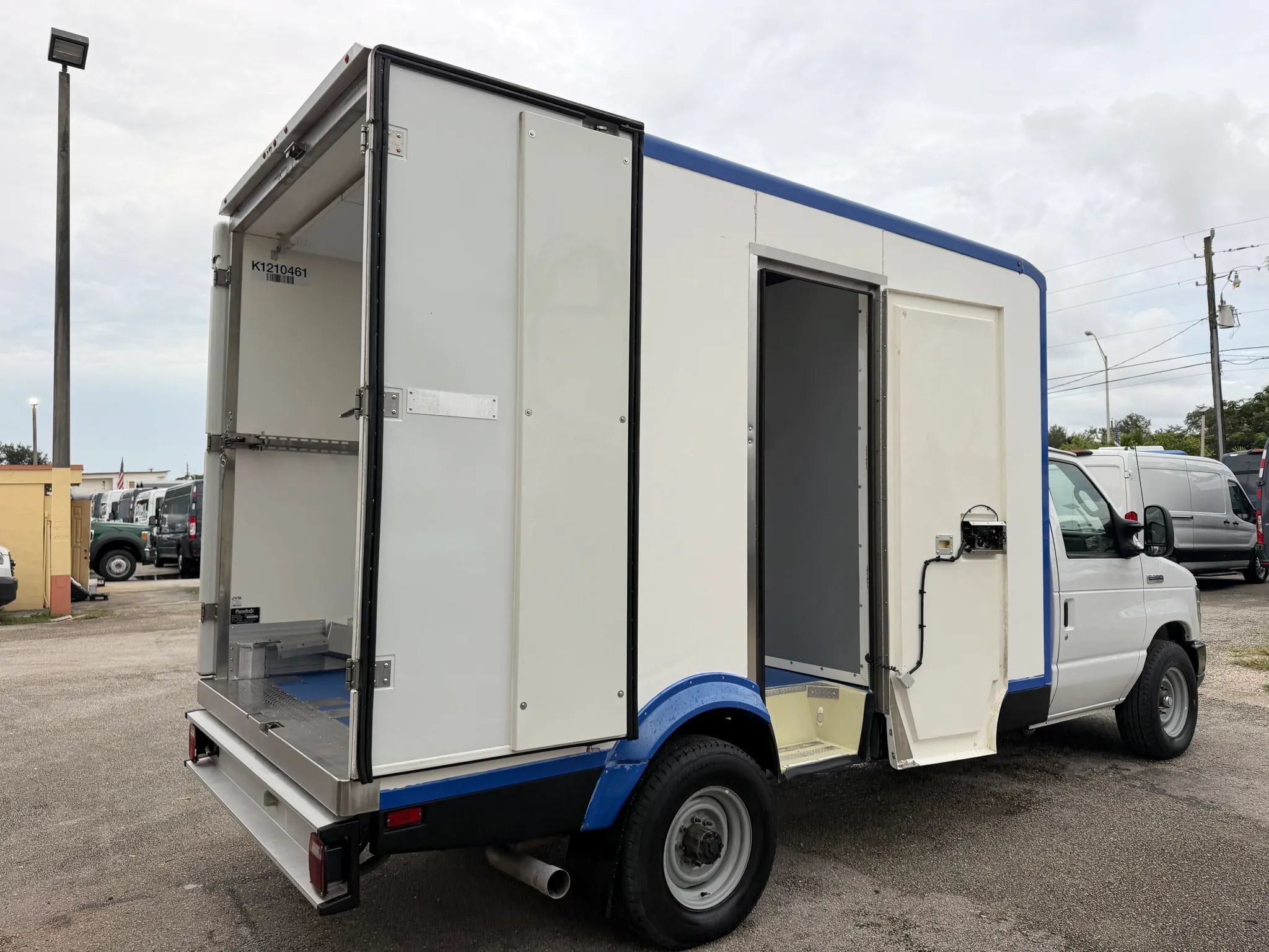 Used 2023 Ford E-350 and Econoline 350 Super Duty w/ Power Windows & Locks Group RWD image 8