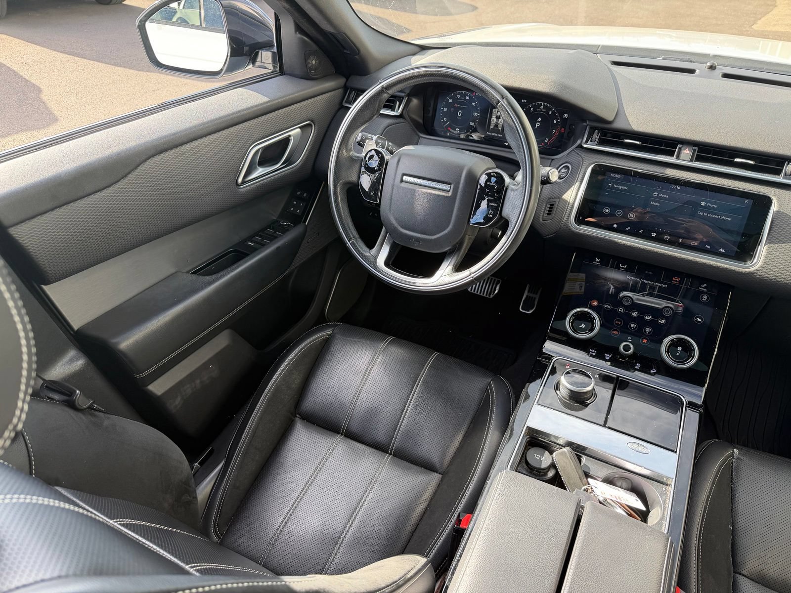 Used 2018 Land Rover Range Rover Velar R-Dynamic SE AWD/4WD image 6