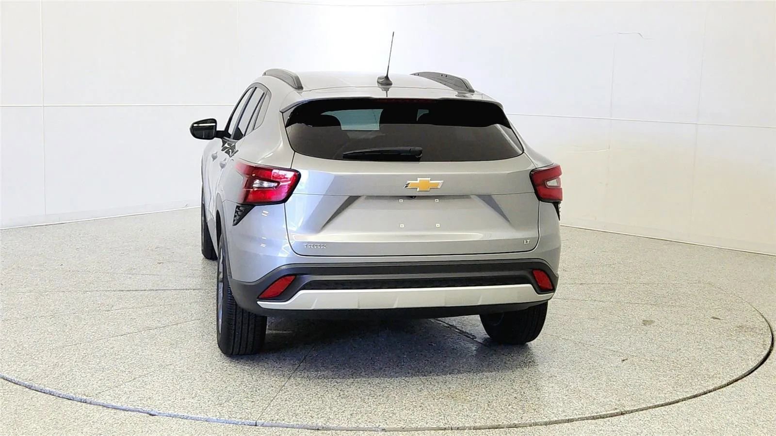 Used 2024 Chevrolet Trax LT w/ Driver Confidence Package FWD image 6