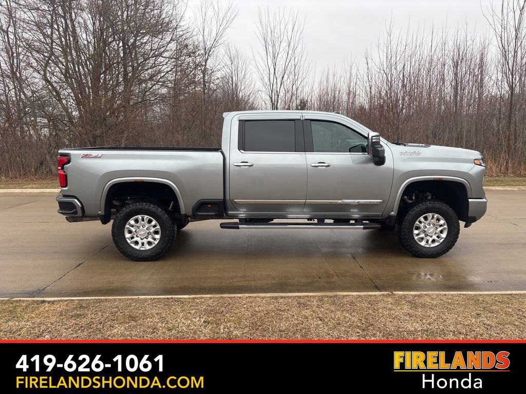 Used 2024 Chevrolet Silverado 3500 High Country w/ Technology Package image 10