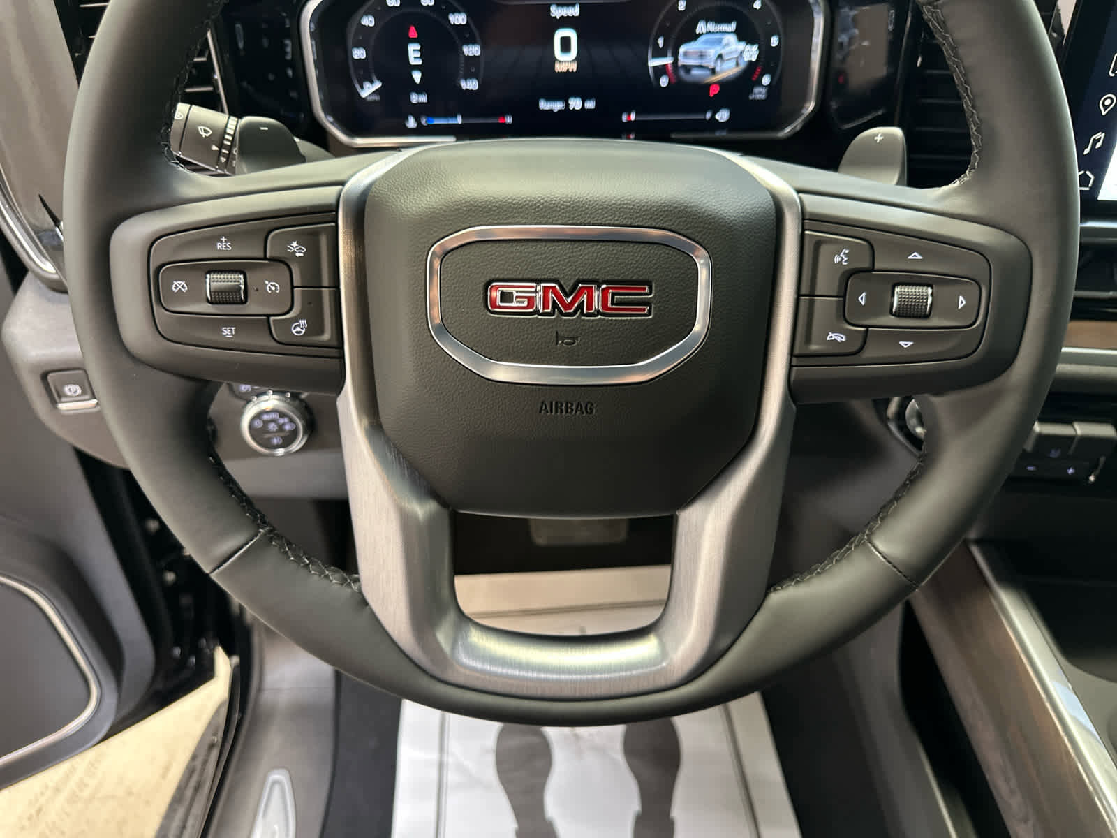 New 2026 GMC Sierra 1500 SLT w/ SLT Convenience Package image 18