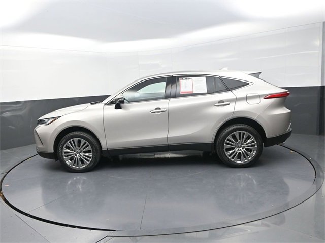 Used 2023 Toyota Venza Limited image 4