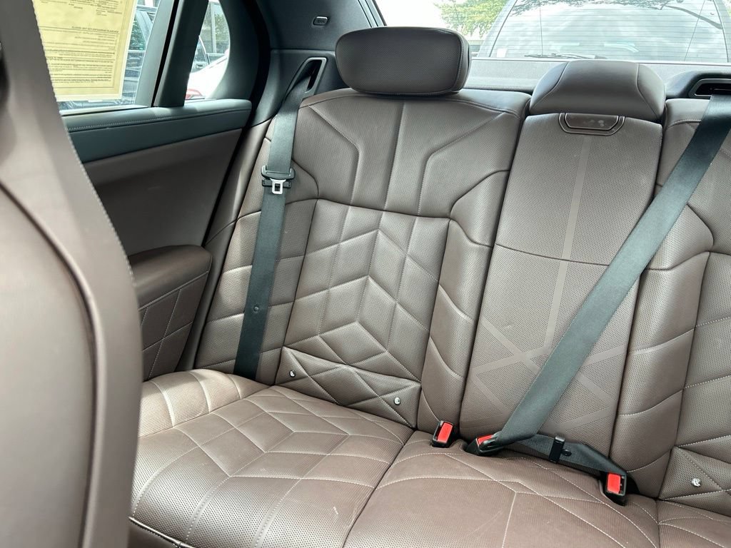 Used 2025 BMW 740i RWD image 12