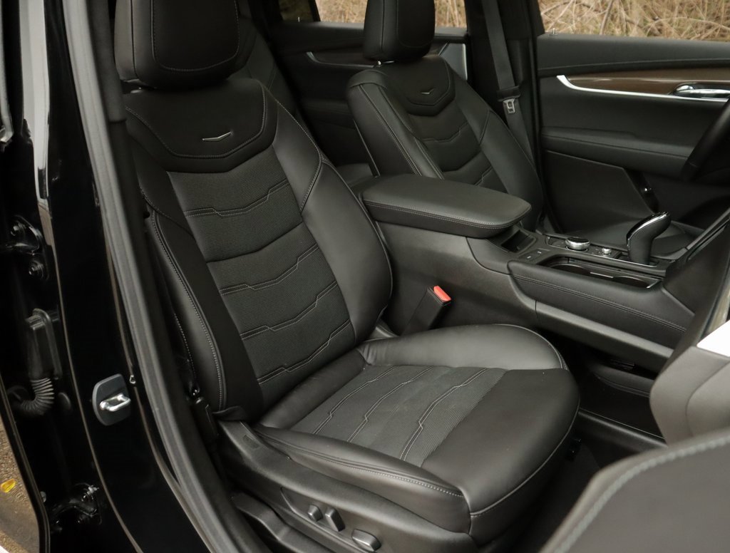 Certified 2024 Cadillac XT6 Premium Luxury w/ Platinum Package image 39