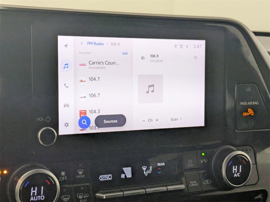 Used 2023 Toyota Highlander XLE image 21