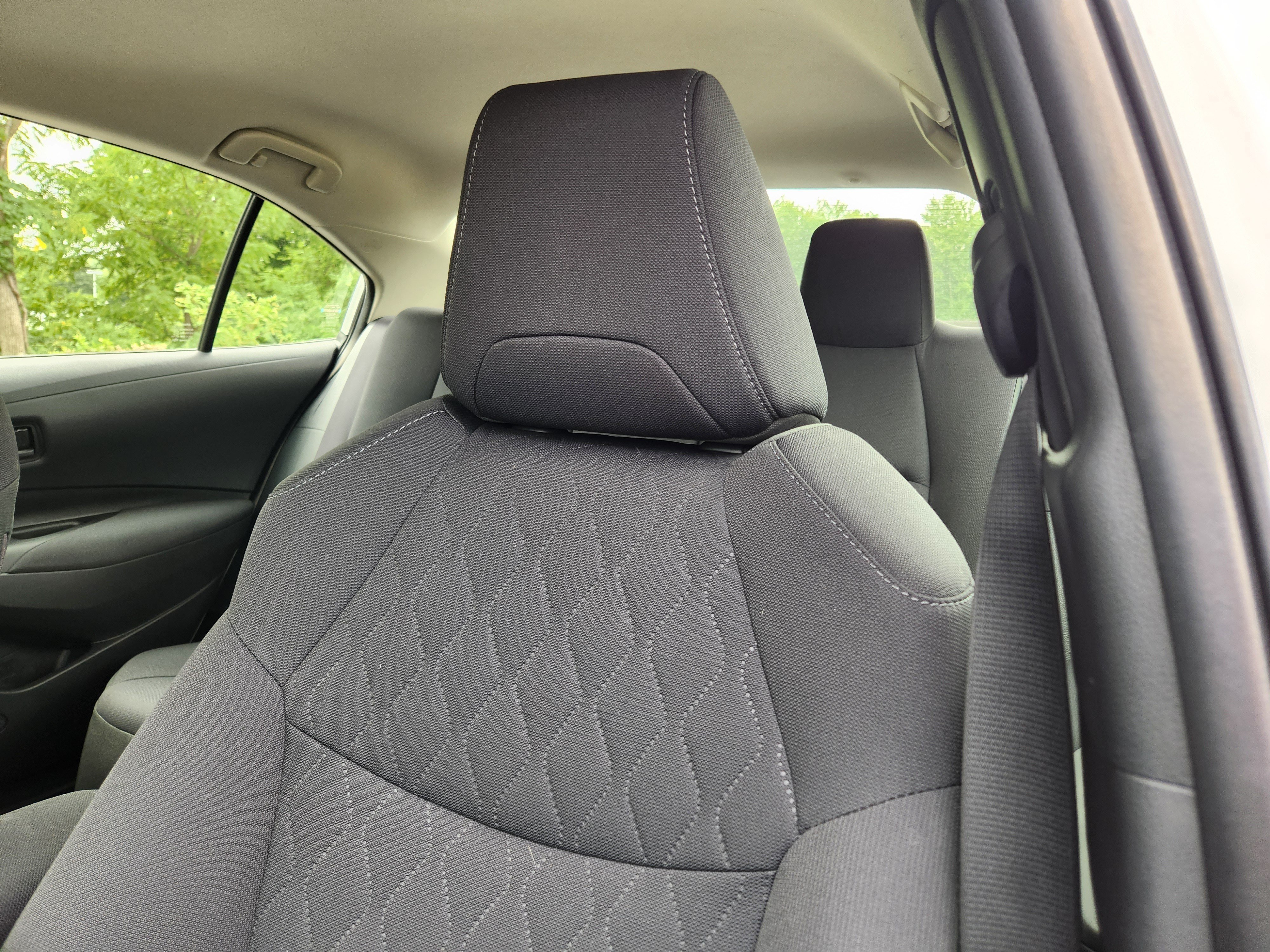 Used 2022 Toyota Corolla LE w/ LE Convenience Package FWD image 11