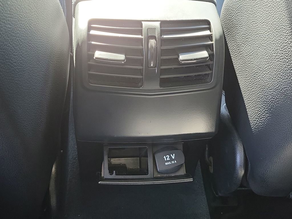 Used 2014 Mercedes-Benz E 250 BlueTEC Sedan image 21