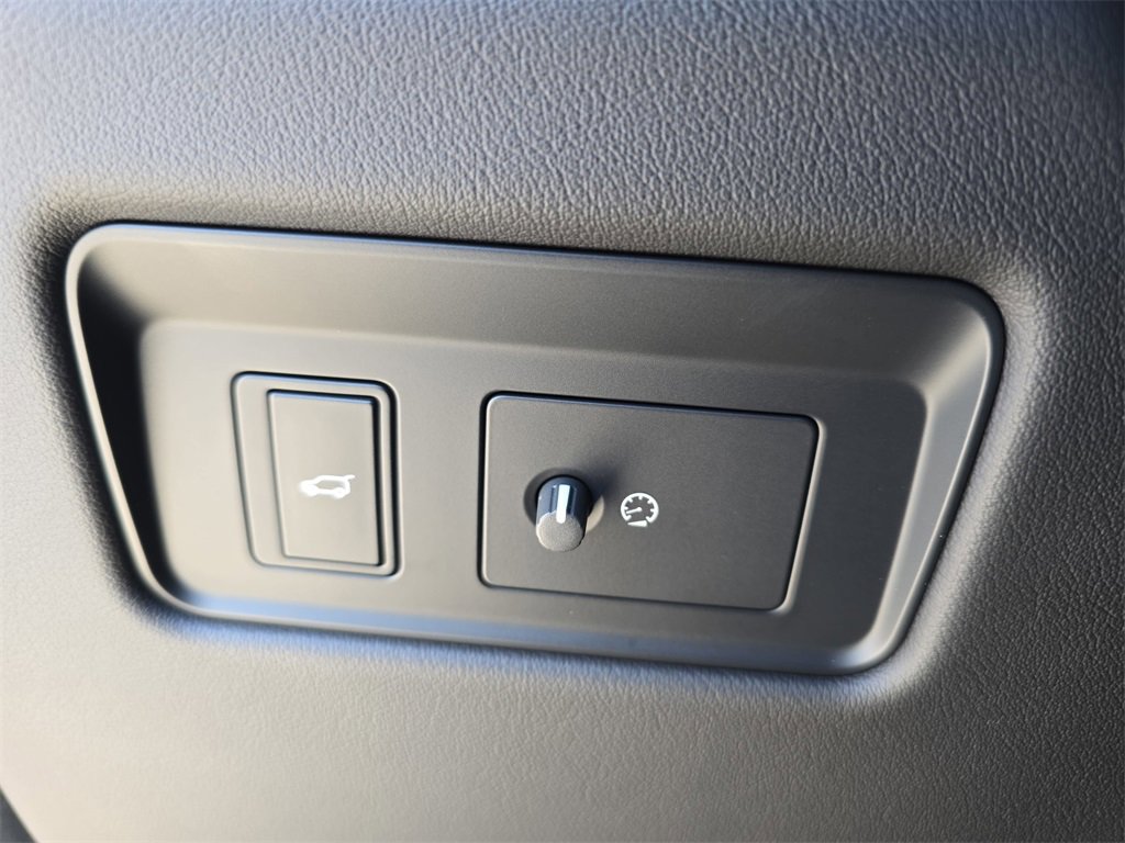 Certified 2025 Jaguar F-PACE R-Dynamic S image 26