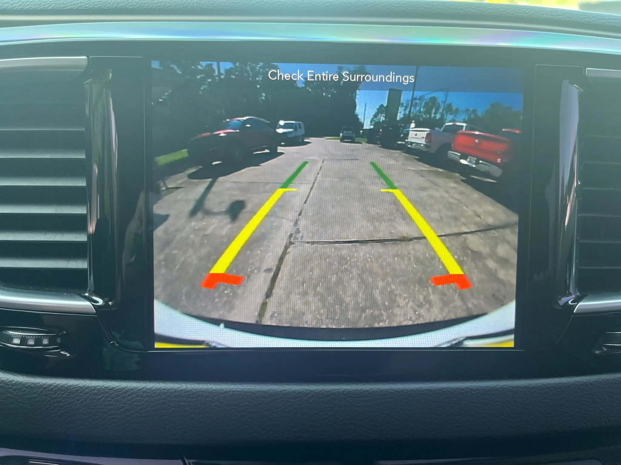 Used 2018 Chrysler Pacifica Touring-L Plus FWD image 22