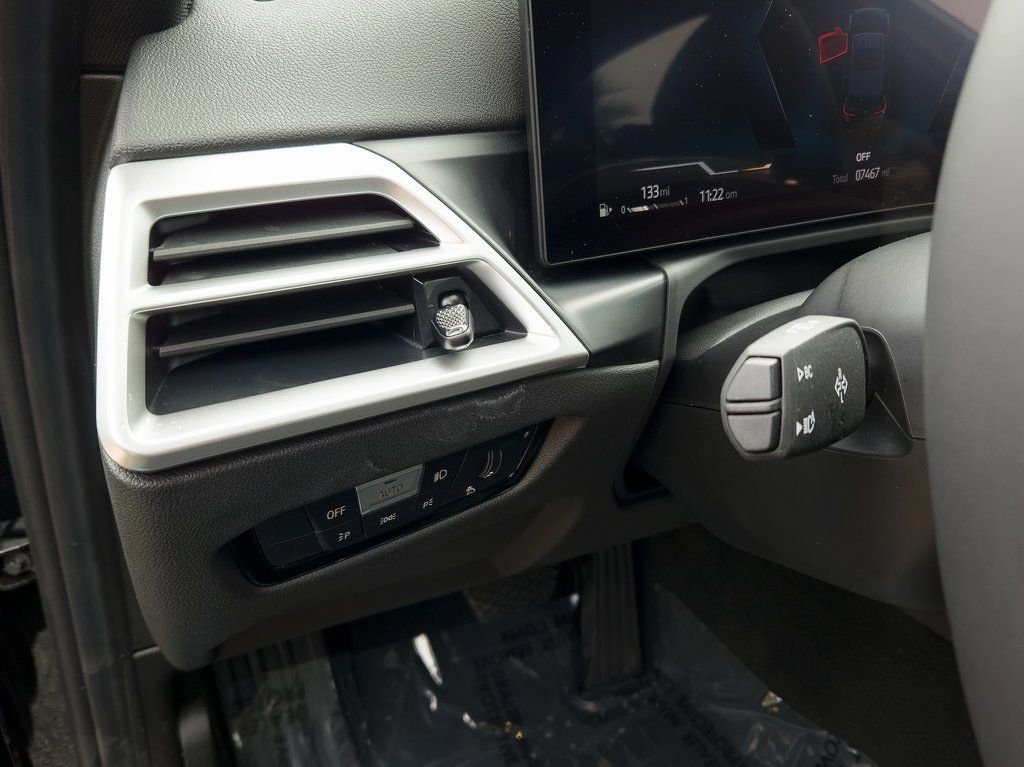 Used 2025 BMW 330i Sedan w/ Parking Assistance Package image 13