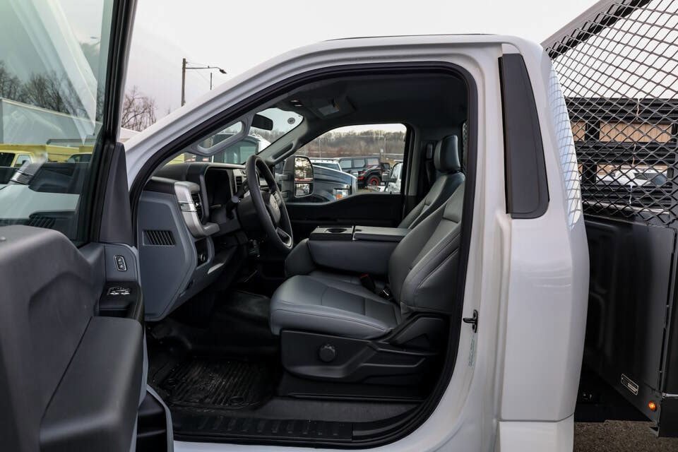 Used 2024 Ford F350 XL w/ XL Chrome Package RWD image 11