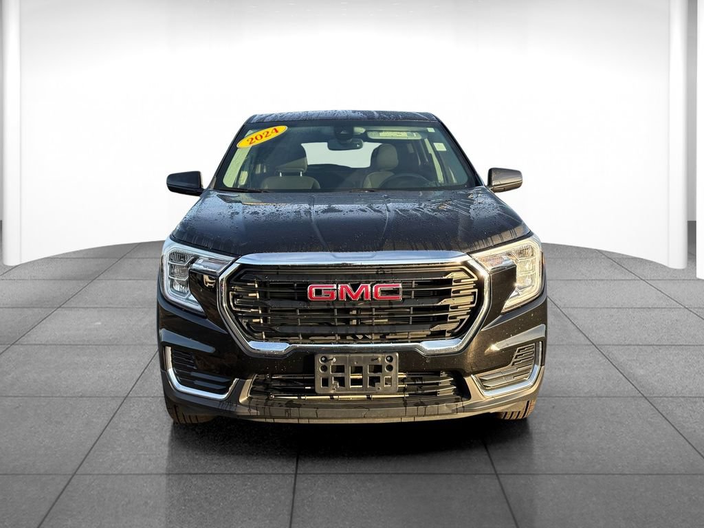 Used 2024 GMC Terrain SLE AWD/4WD image 2