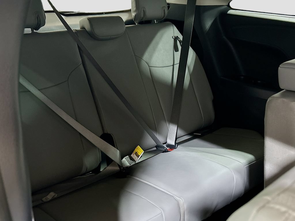 New 2025 Toyota Sienna XLE FWD image 27