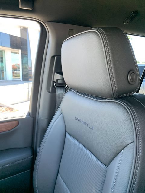Used 2026 GMC Yukon Denali w/ LPO, Floor Liner Package AWD/4WD image 33